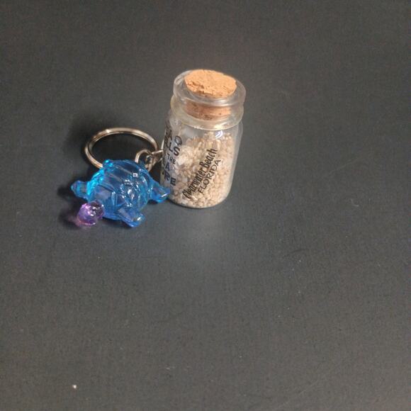 NWOT Clearwater Beach Florida Bottle Souvenir Key Chain  1.5" - Picture 2 of 3